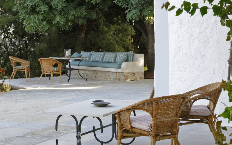 outdoor lounge area