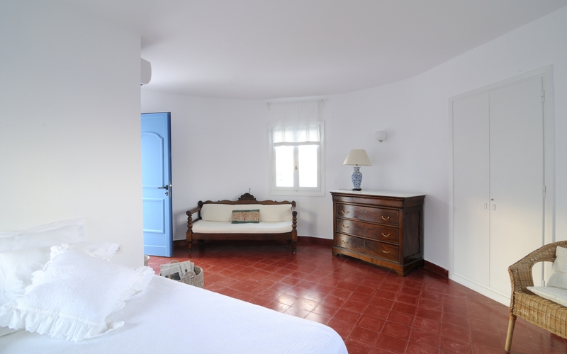 master bedroom with double bed