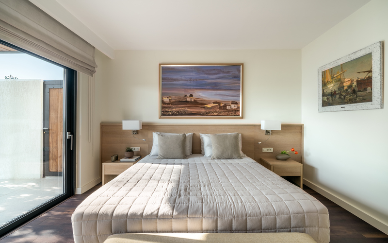 bedroom with double bed