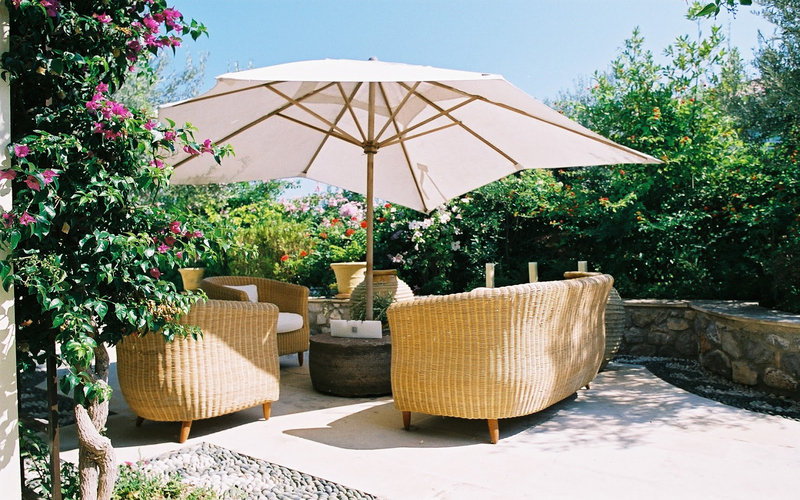 outdoor lounge area