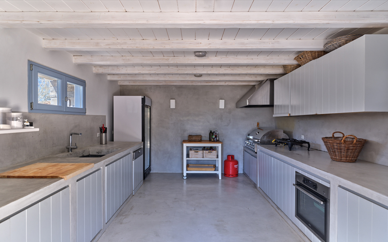 outdoor kitchen area
