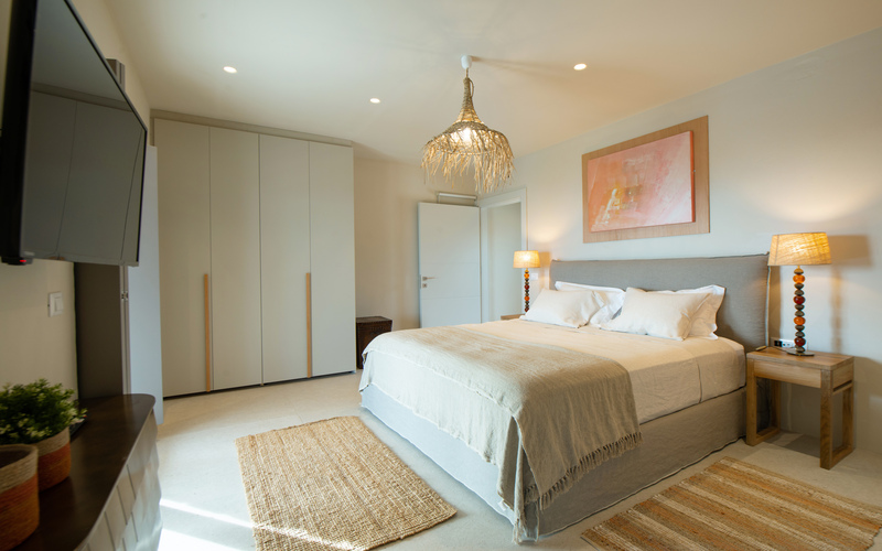 bedroom with double bed