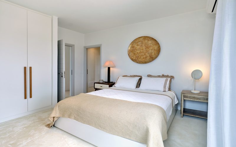 bedroom with double bed