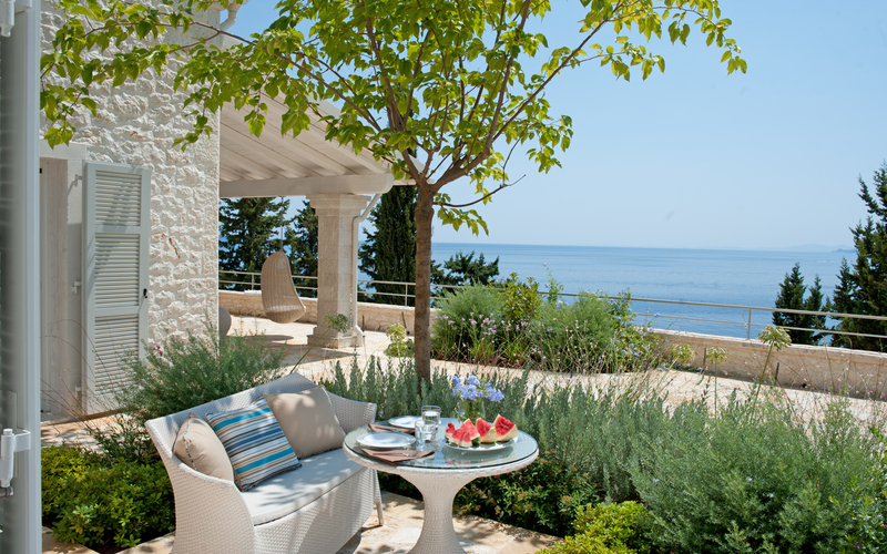 outdoor lounge area 