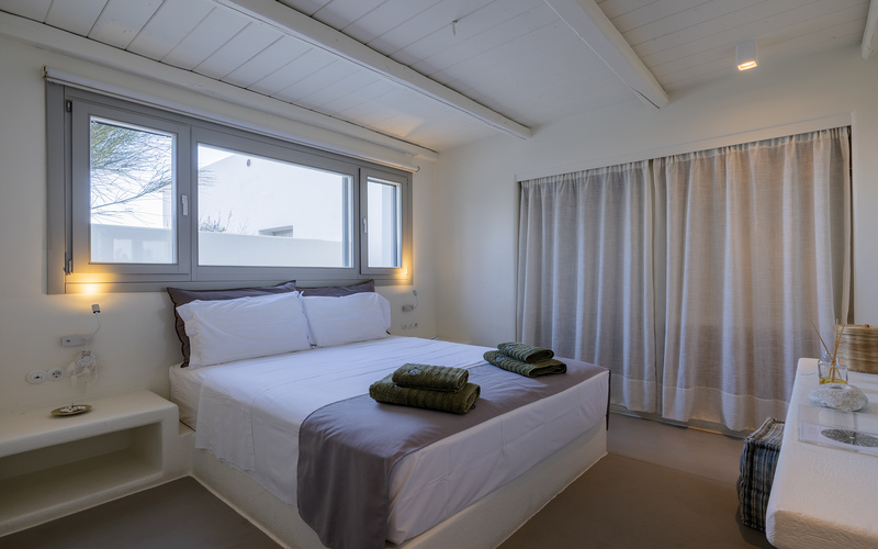 bedroom with double bed