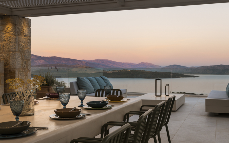 outdoor dining area 