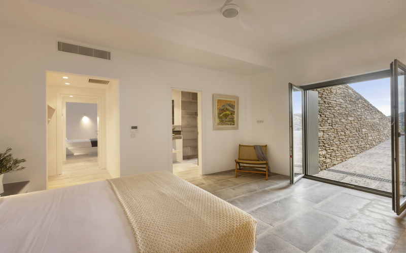 bedroom with double bed