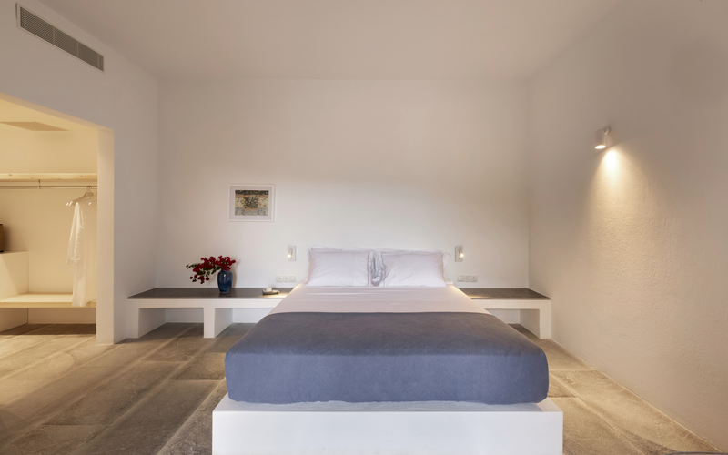 bedroom with double bed