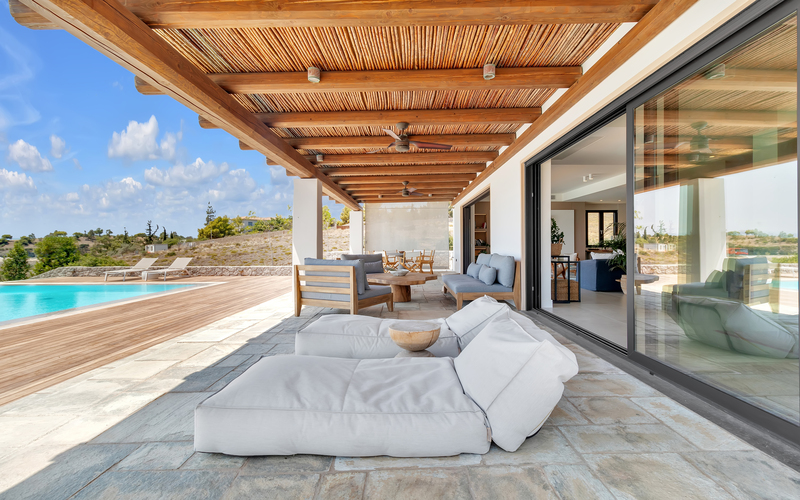 outdoor shaded lounge beds