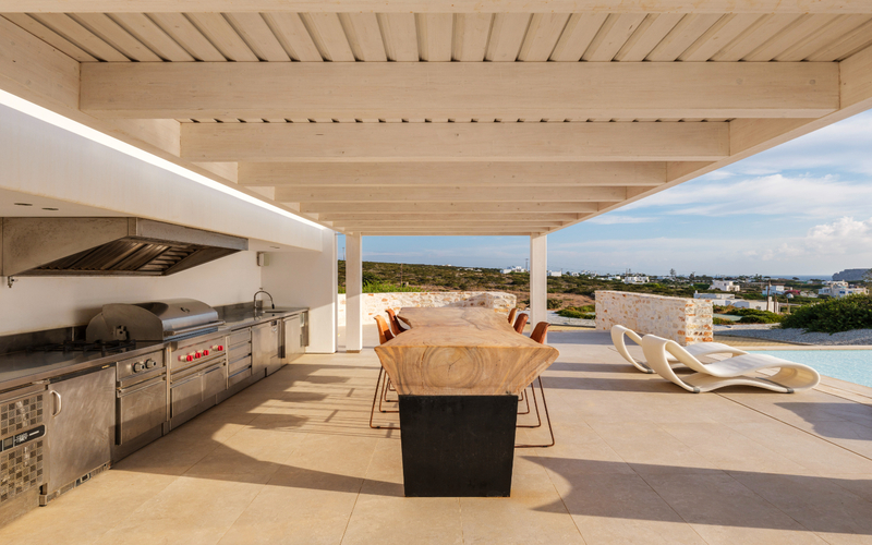 outdoor kitchen