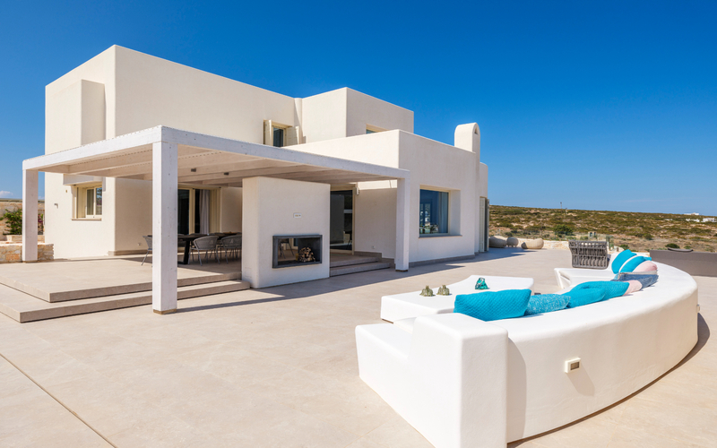 outdoor lounge area 