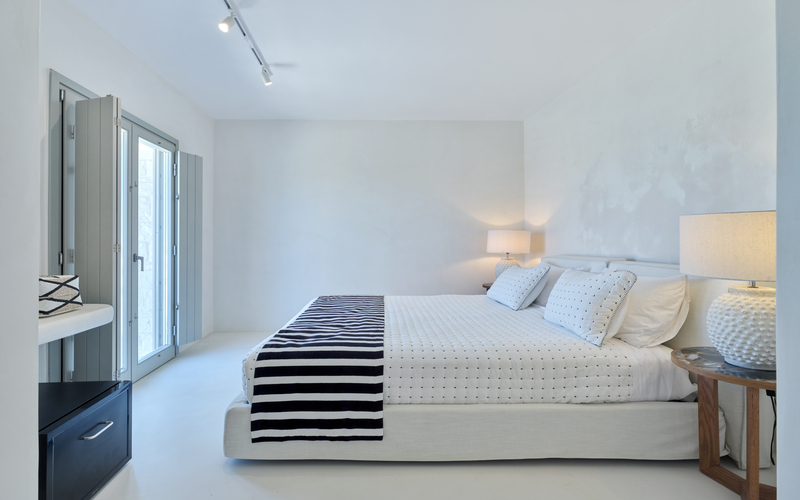 bedroom with double bed
