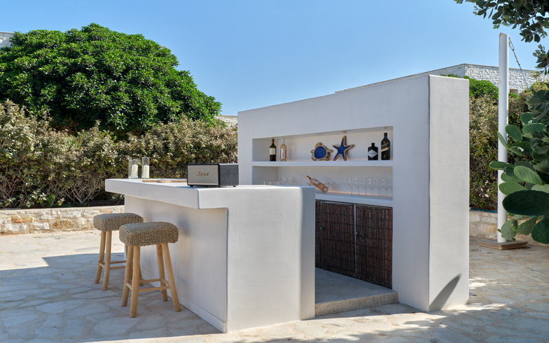 outdoor bar area