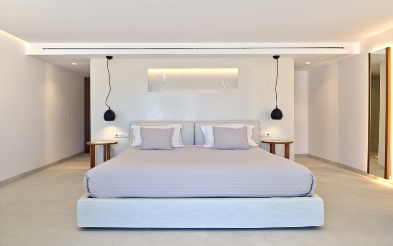 bedroom with double bed