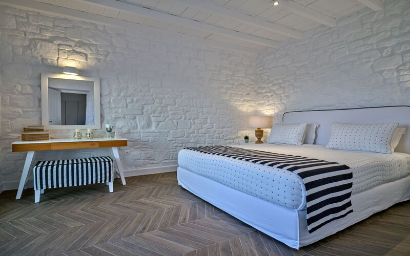 bedroom with double bed