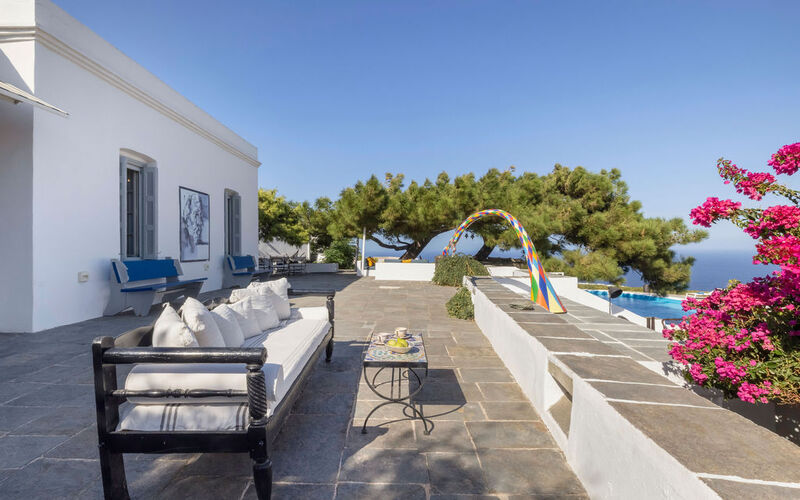 outdoor lounge area