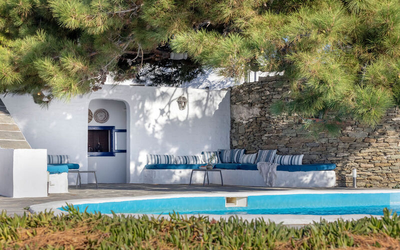 outdoor lounge area