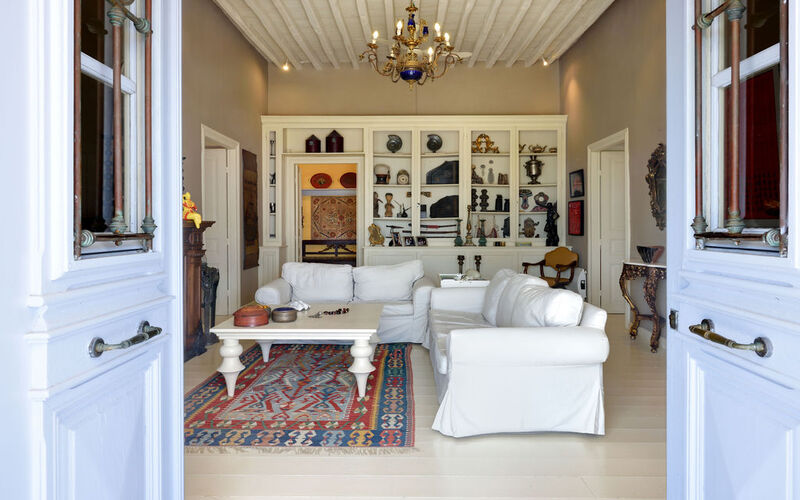 lounge area 