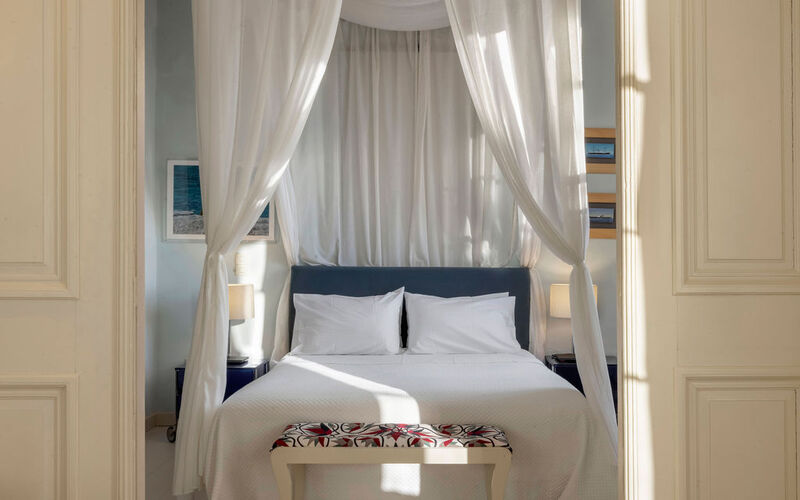bedroom with double bed