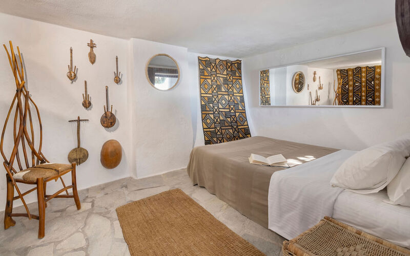 bedroomwith single bed