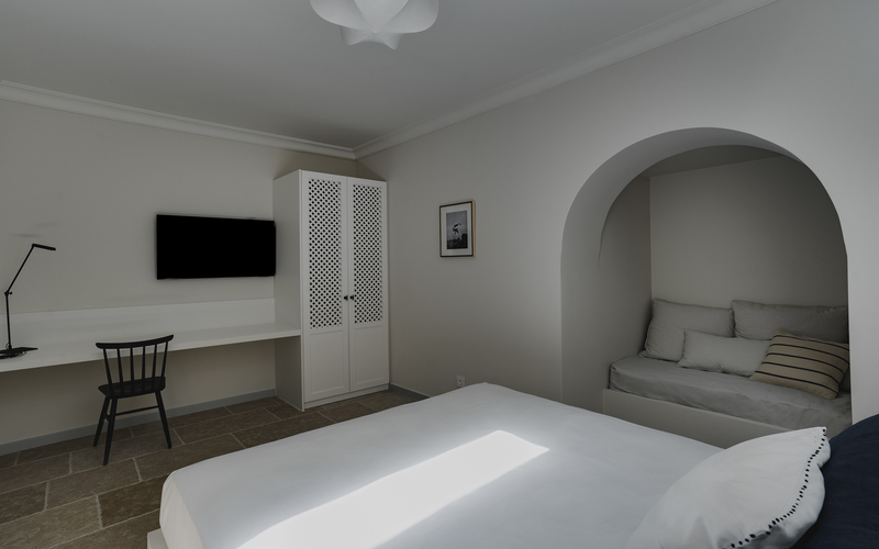 bedroom with double bed