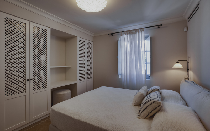 bedroom with double bed