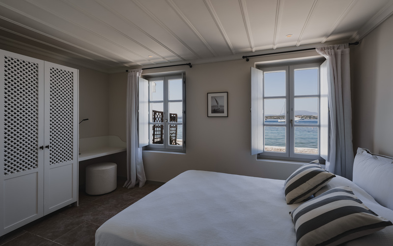 bedroom with double bed