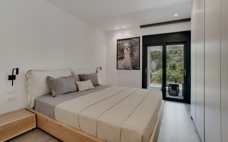 double bed bedroom