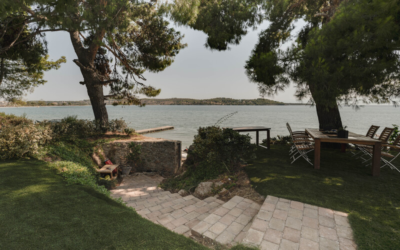 path to the beach
