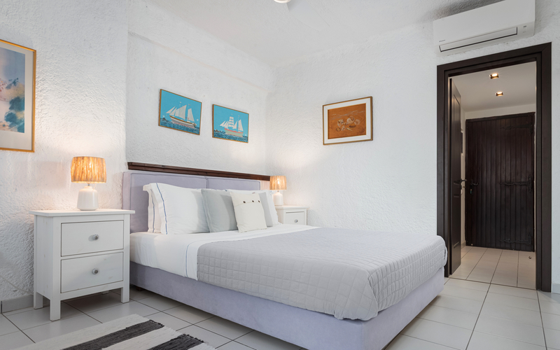 bedroom with double bed